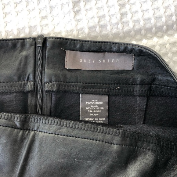 Faux leather mini skirt by Suzy Shier - Picture 3 of 4